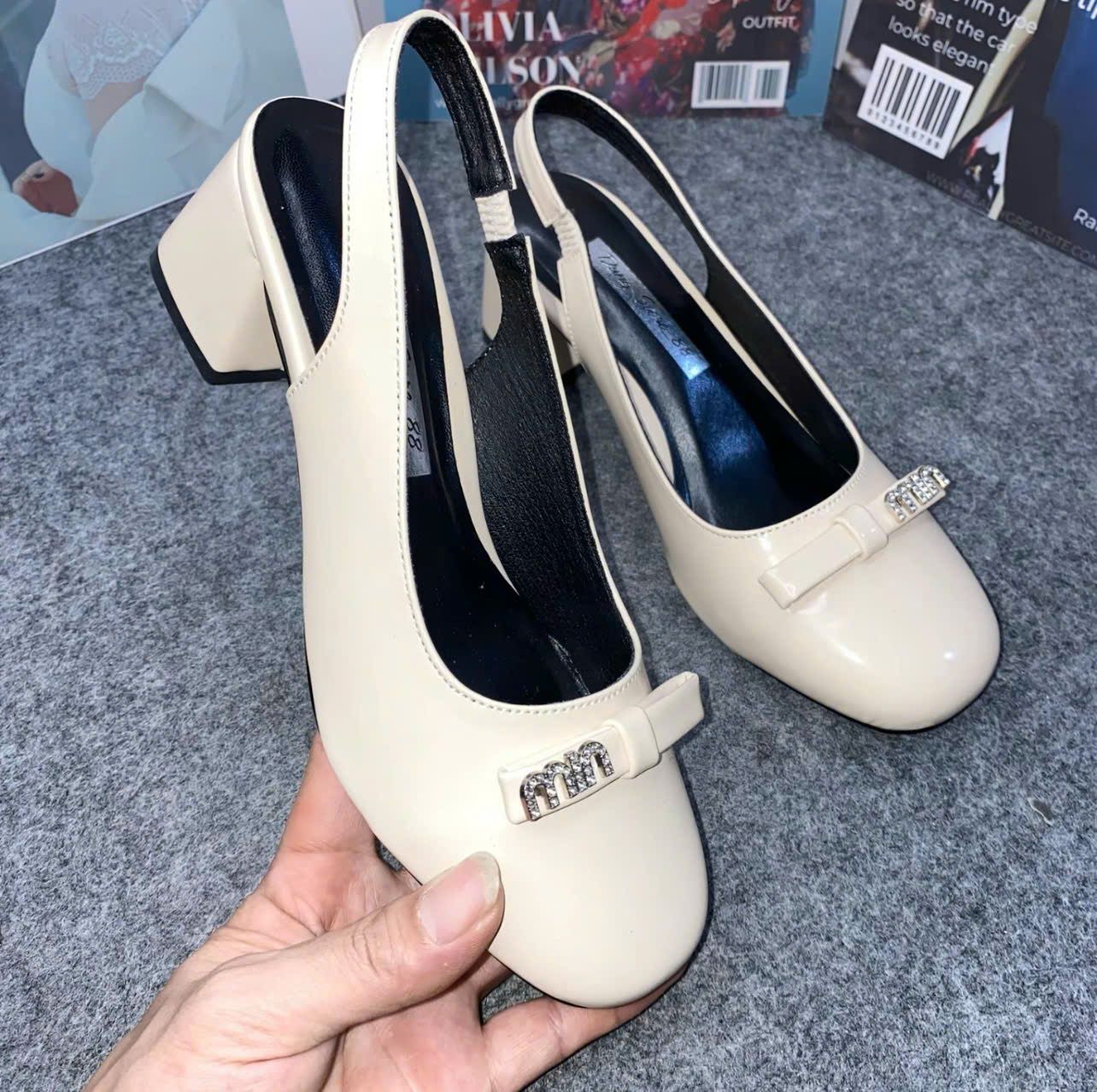 G156 - SIZE 37